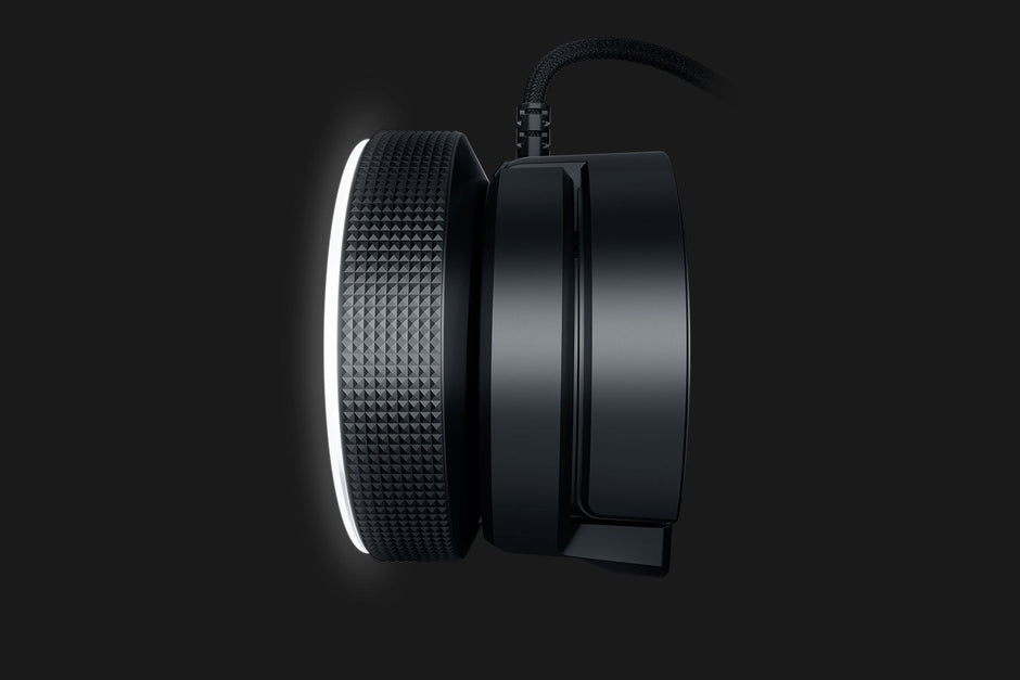 Razer Kiyo - Ring Light Equipped Broadcasting Camera - FRML Packaging